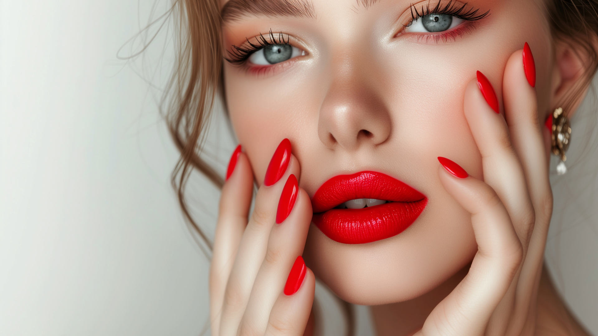 Lasting Cosmetics supplier of Premium Lash Extensions, PMU, Microneedling, Microblading, SofTap & Dermaplaining tools & accessories