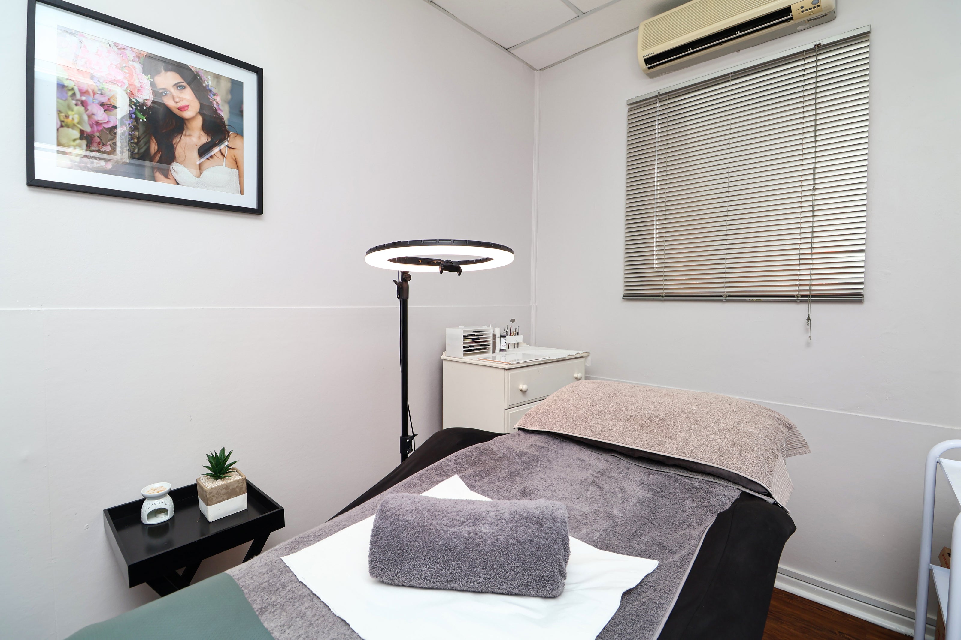Lasting cosmetics Treatment room